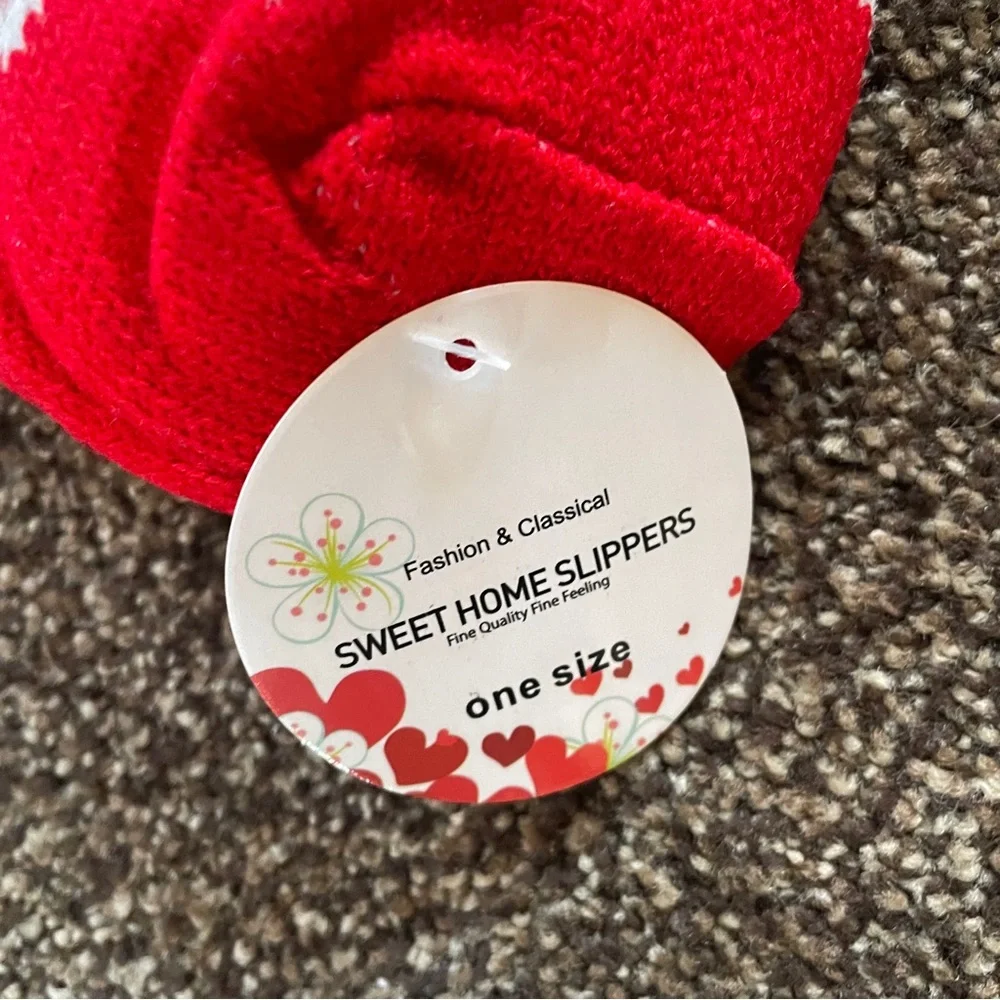 NEW Sweet Home Slippers Socks w/ Grips Red & White Snowflakes Mid Calf 16